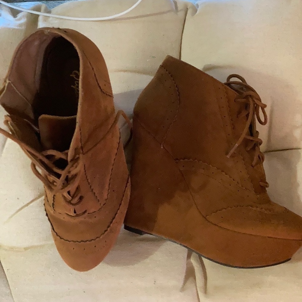 Qupid brown bootie